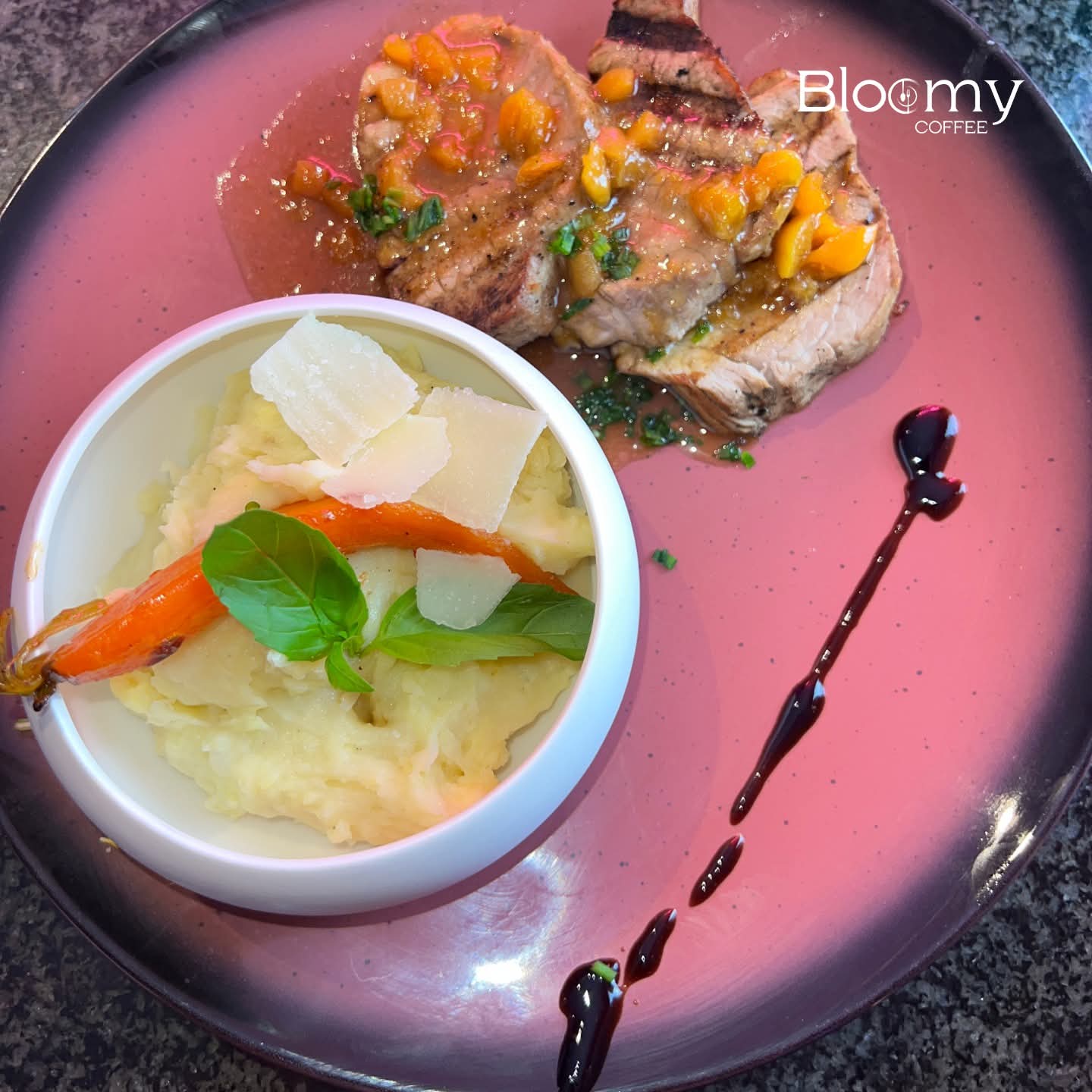 Bloomy Gallery