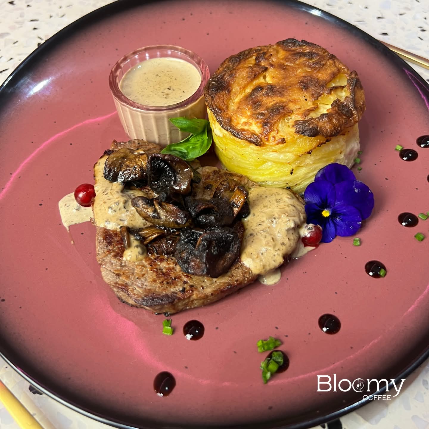 Bloomy Gallery
